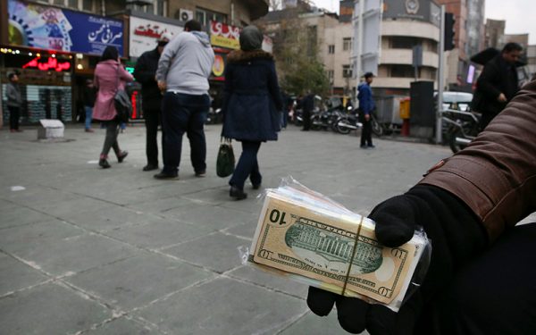 قیمت دلار تا عید نوروز چند می‌شود؟