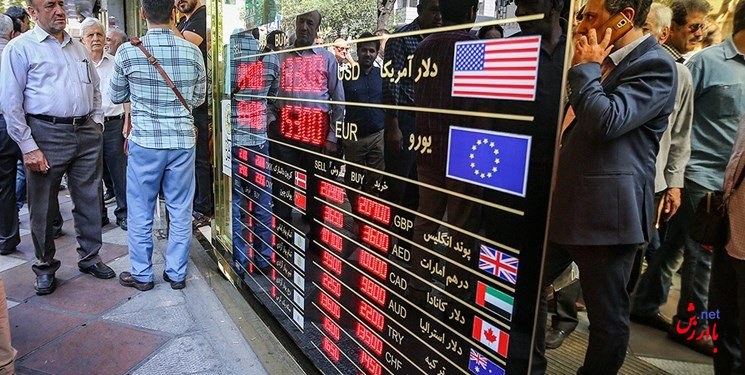 چرا بازار ارز از کنترل خارج شد؟