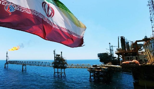 آمریکا میتواند معافیتهای نفتی ایران را تمدید نکند؟