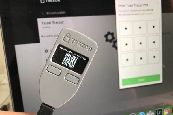 پاسخ Trezor به ادعای آسیبپذیری کیفپولهای این شرکت