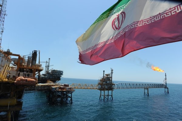 معافیت از تحریمهای نفتی ایران تمدید میشود