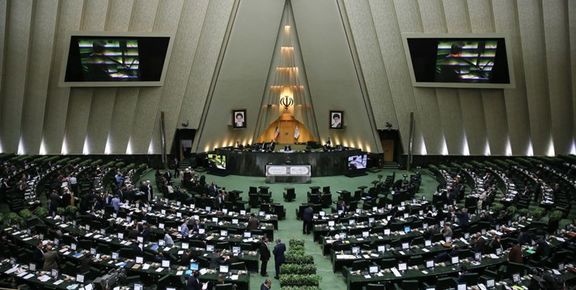 بانکهای دولتی و خصوصی مشمول مجازاتهای انتظامی قوانین مقررات پولی و بانکی میشوند/ بانک مرکزی گزارش اجرای این بند را هر سهماه یک بار ارائه میکند
