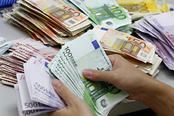 سمیعی: منتظر گرانی دلار نباشید