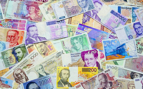 افت نرخ رسمی یورو و پوند
