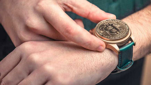 غول ساعتسازی سوئیسی ساعت مجهز به کیف پول سخت افزاری بیت کوین میسازد
