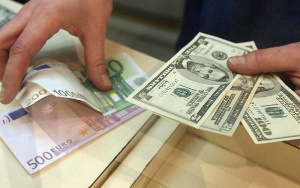 برگشت دلار از مرز حساس