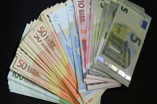 دستورالعمل جدید بانک مرکزی نمی تواند مشکل ارز صادراتی را حل کند