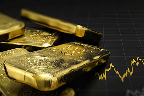 استراتژیست ارشد اقتصادی: قیمت طلا تا پایان امسال به 2000 دلار خواهد رسید