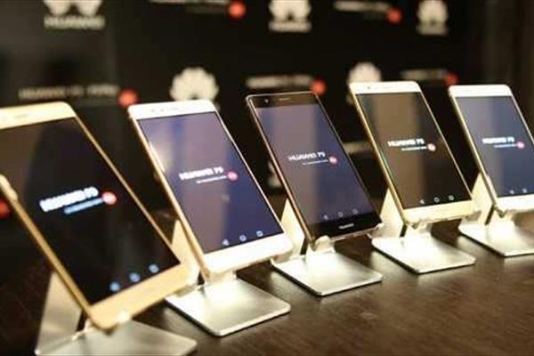 قیمت موبایل رو به کاهش است