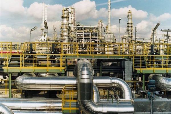 سهام دولتی 4 پالایشگاه نفت واگذار میشود