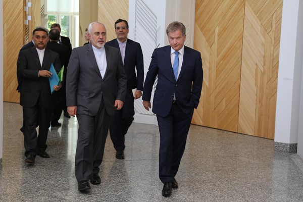 ظریف وارد هلسینکی فنلاند شد