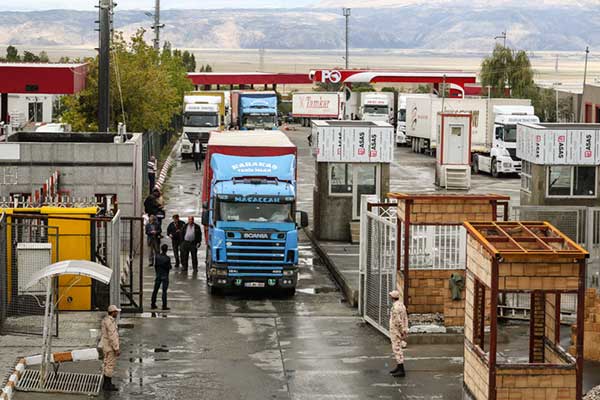 ارزش صادرات کالا از مرز بازرگان ۳ برابر شد