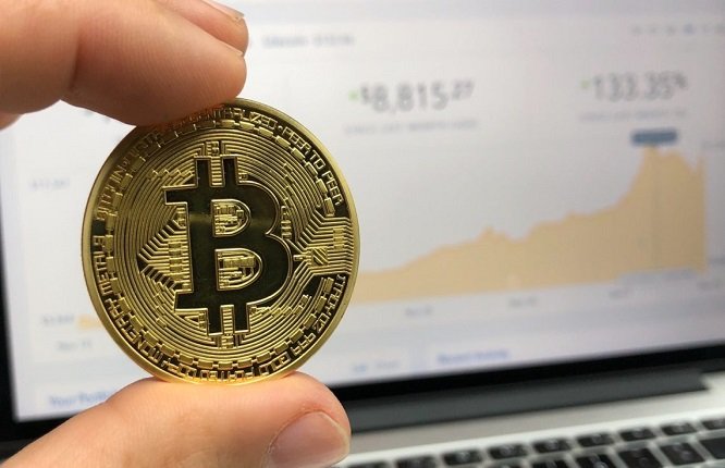 تام لی: نوسان قیمت بیت کوین به دلیل عملکرد ضعیف بکت (Bakkt) بود!