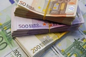 روند کاهشی نرخ رسمی یورو و پوند