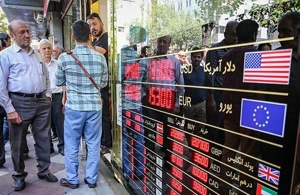 وضعیت بازار ارز متفاوت‌تر از روزهای قبل / رکورد افزایشی جدید برای دلار ثبت شد