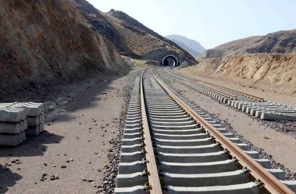 خط راه آهن میانه ـ بستان آباد افتتاح شد