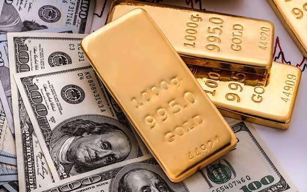 دلار به بالاترین سطح یک ماه گذشته رسید / طلا ثابت ماند