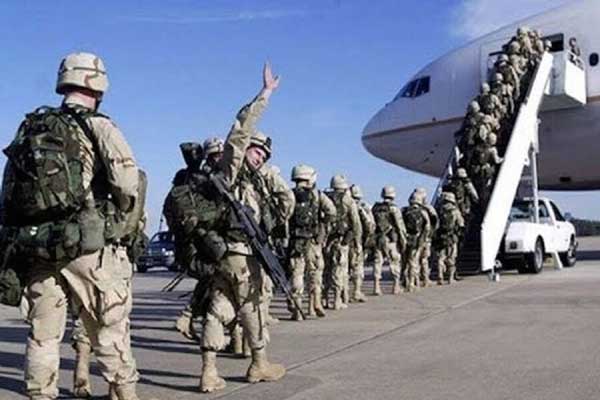 آمریکا ۴۰۰۰ نیروی خود را از افغانستان خارج می‌کند