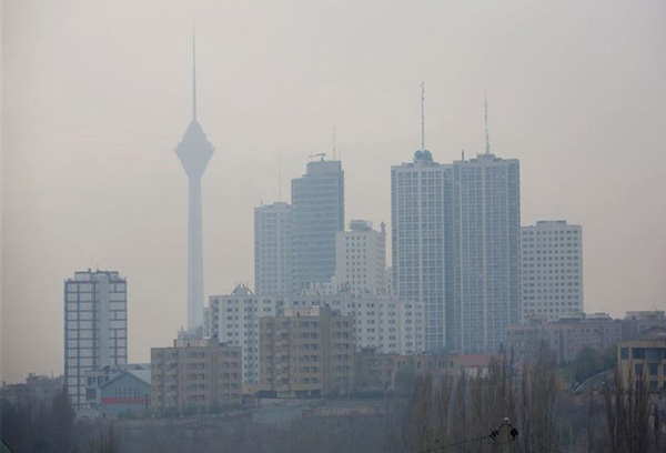هواشناسی ایران 98/10/8|افزایش آلودگی هوا در 5 شهر/ بارش برف و باران 2 روزه در برخی استان‌ها