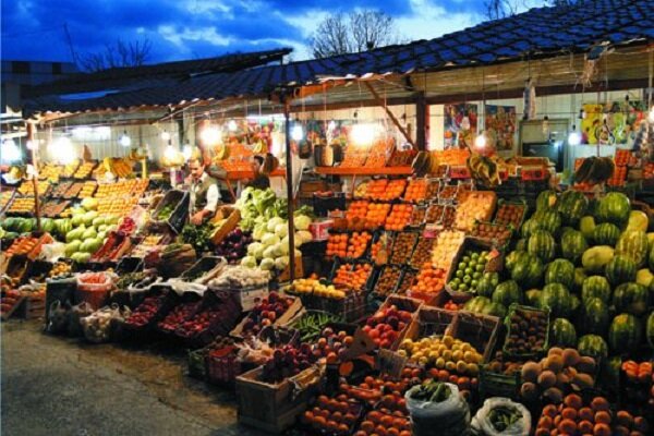 وضع بازار گوشت و میوه در شب عید