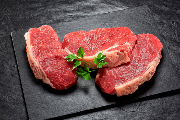 عرضه گوشت گرم گوساله به قیمت 60 هزار تومان در فروشگاه‌های تعاون روستایی