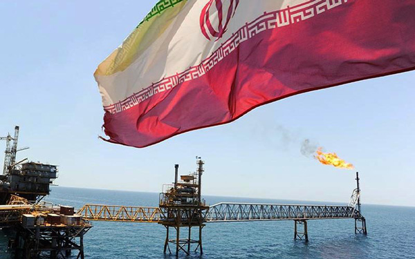 کاهش تحریم های نفتی ایران به دستور بایدن