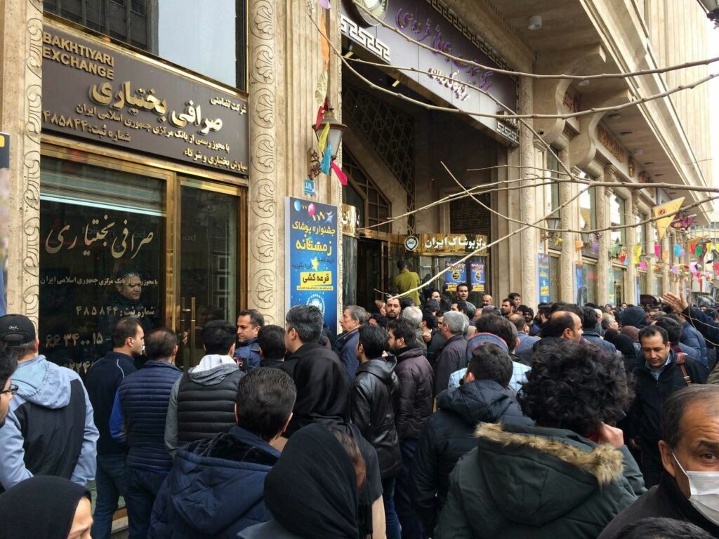 رکوردشکنی خرید دلار با کارت ملی