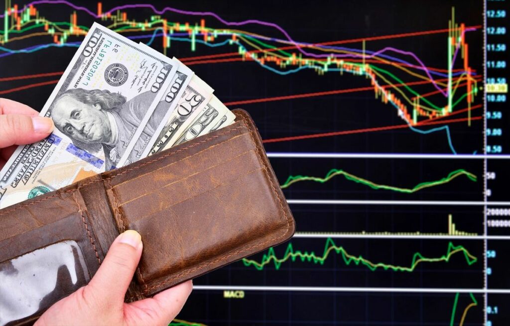 چارت دلار به نقطه سفید رسید؛ بازار داغ تبدیل سکه