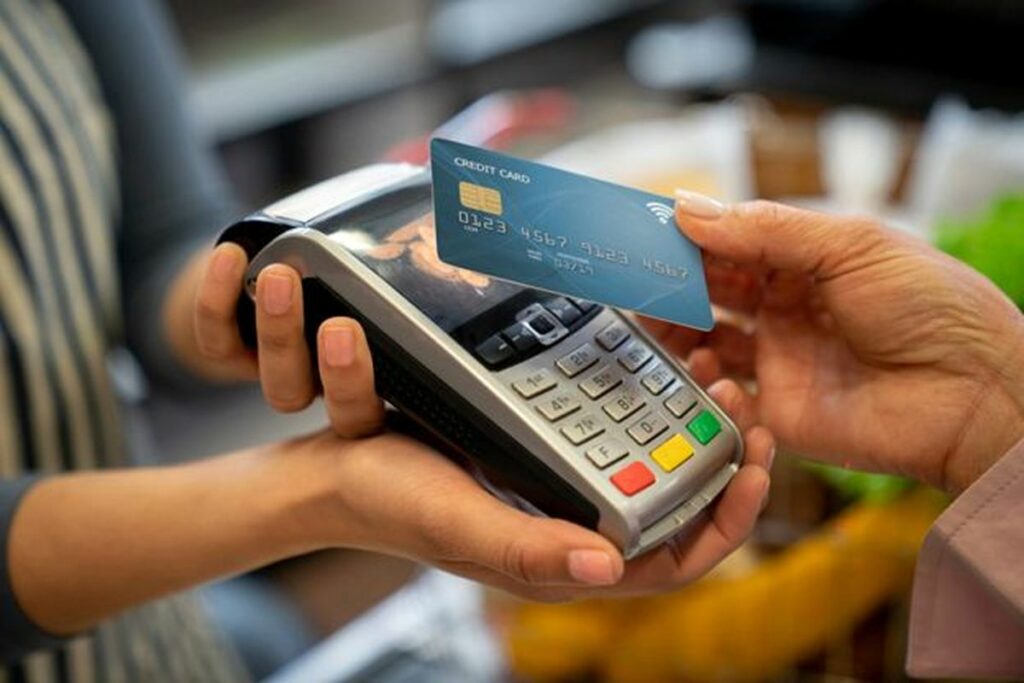 دریافت کارمزد از کارتخوان‌ها