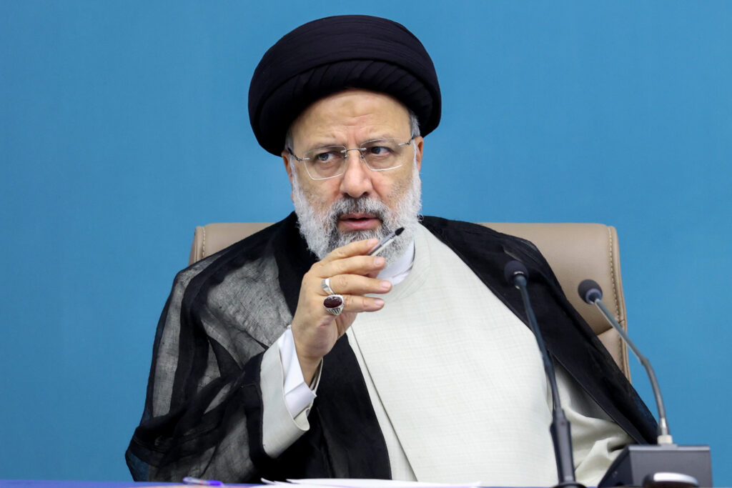سیمان و فولاد، در انتظار اخراج از بورس کالا