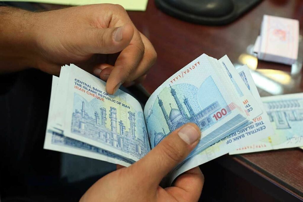یارانه 600 هزار تومانی در راه است/یارانه به چه کسانی تعلق می‌گیرد؟